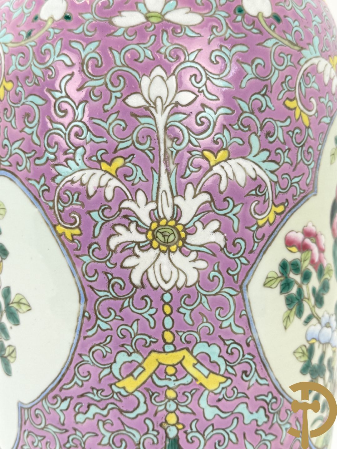 Chinese porseleinen vaas met vogel- en bloemendecor