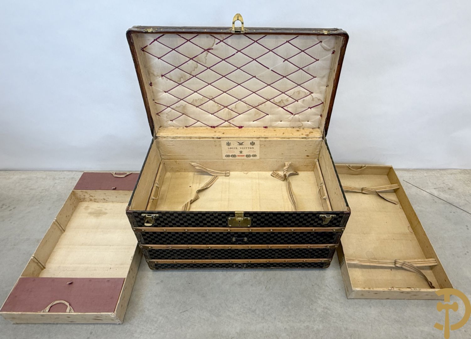 Antieke reiskoffer Louis Vuitton met houten latten, genummerd N41601, met bijhorende sleutel