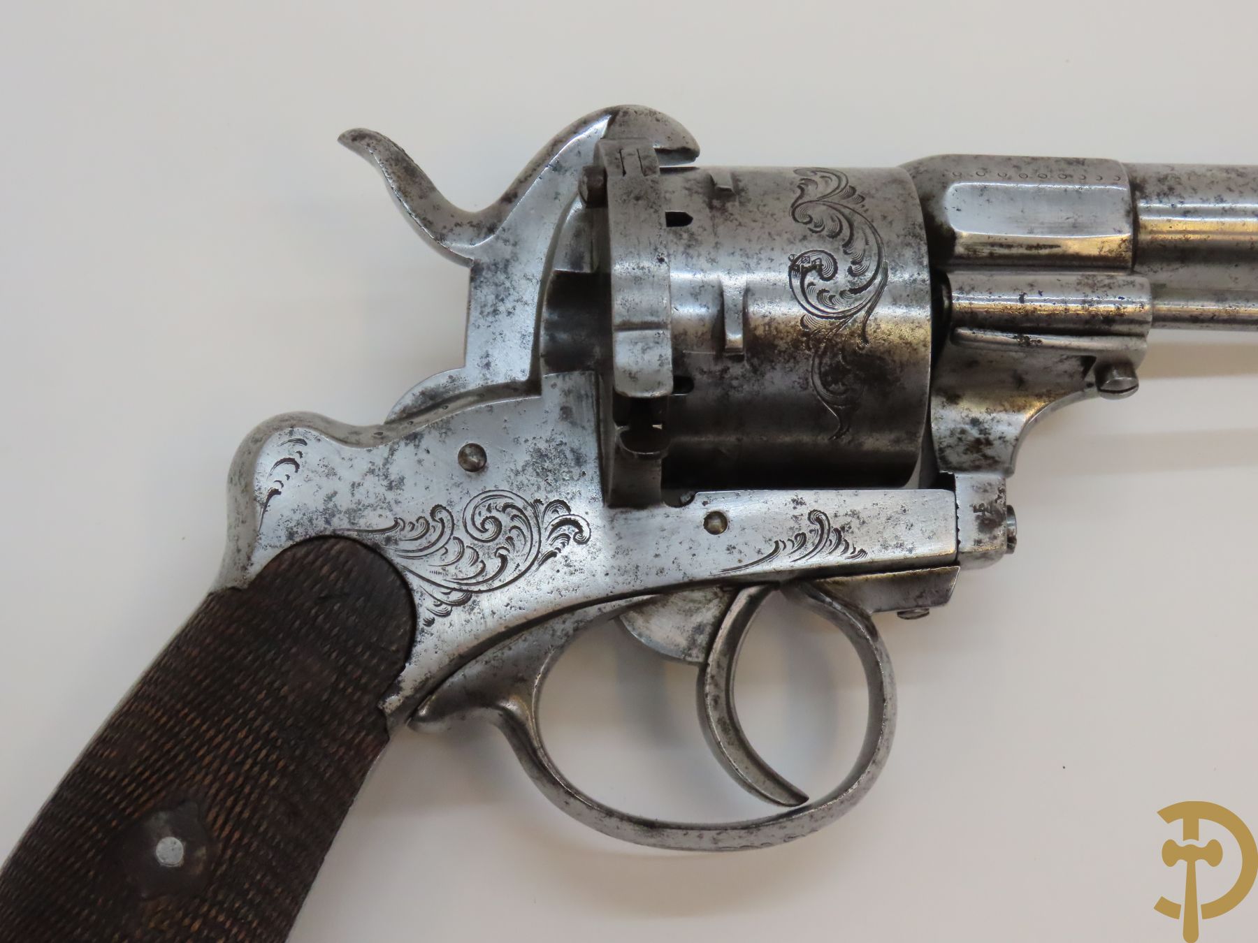 Grote Franse revolver, Lefaucheux E. getekend