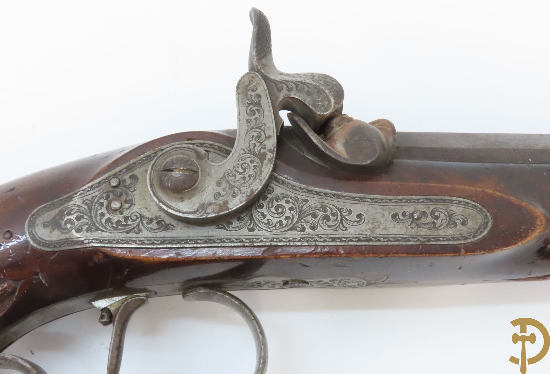 Antieke duelleerkoffer met paar percussie duelleerpistolen met notelaren handvat - (Antiek sierwapen daterend voor 1893 - kopers gebonden aan de Belgische wetgeving)