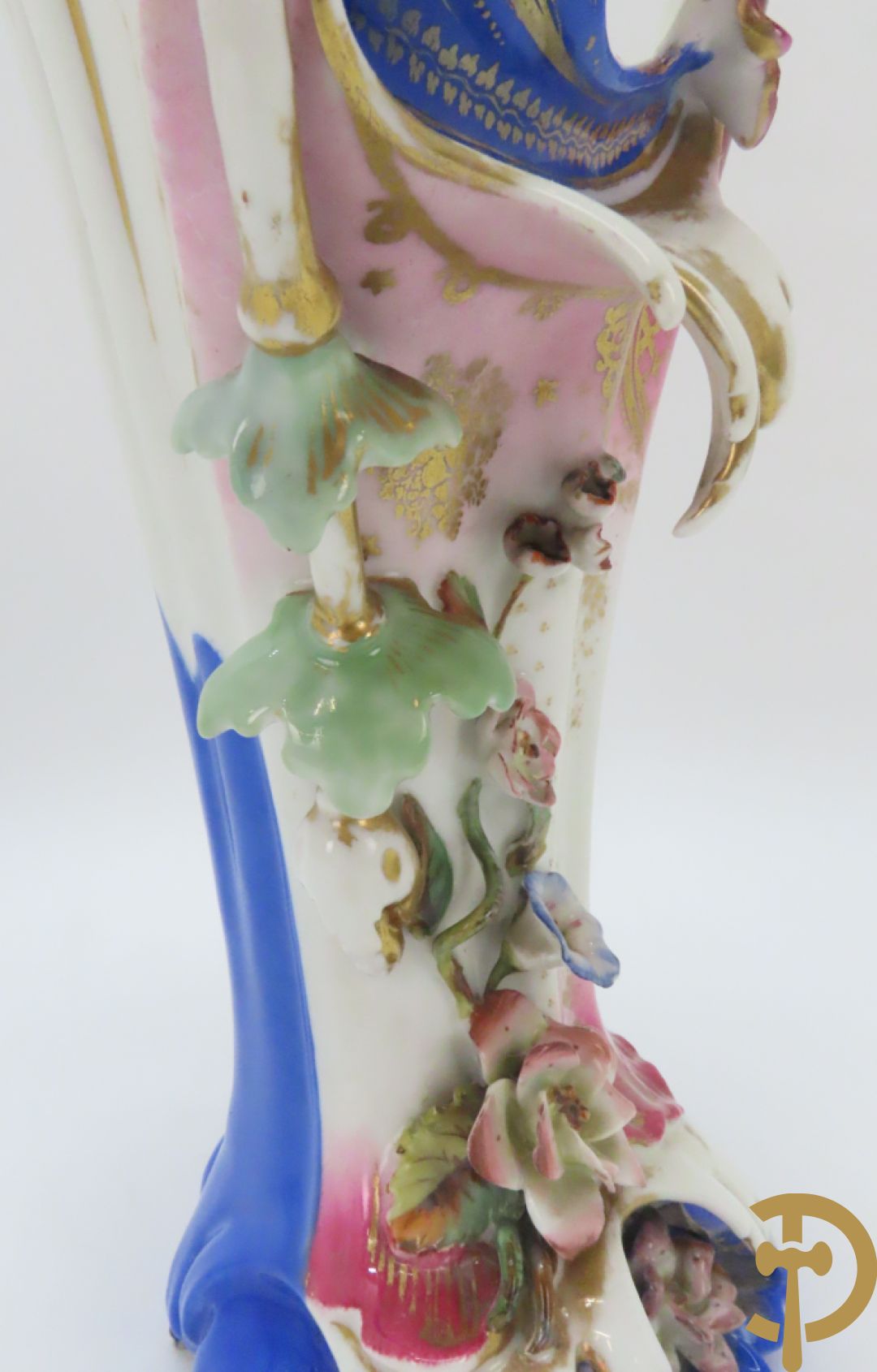 Paar Vieux Paris cornetvazen met rocailles, 19e