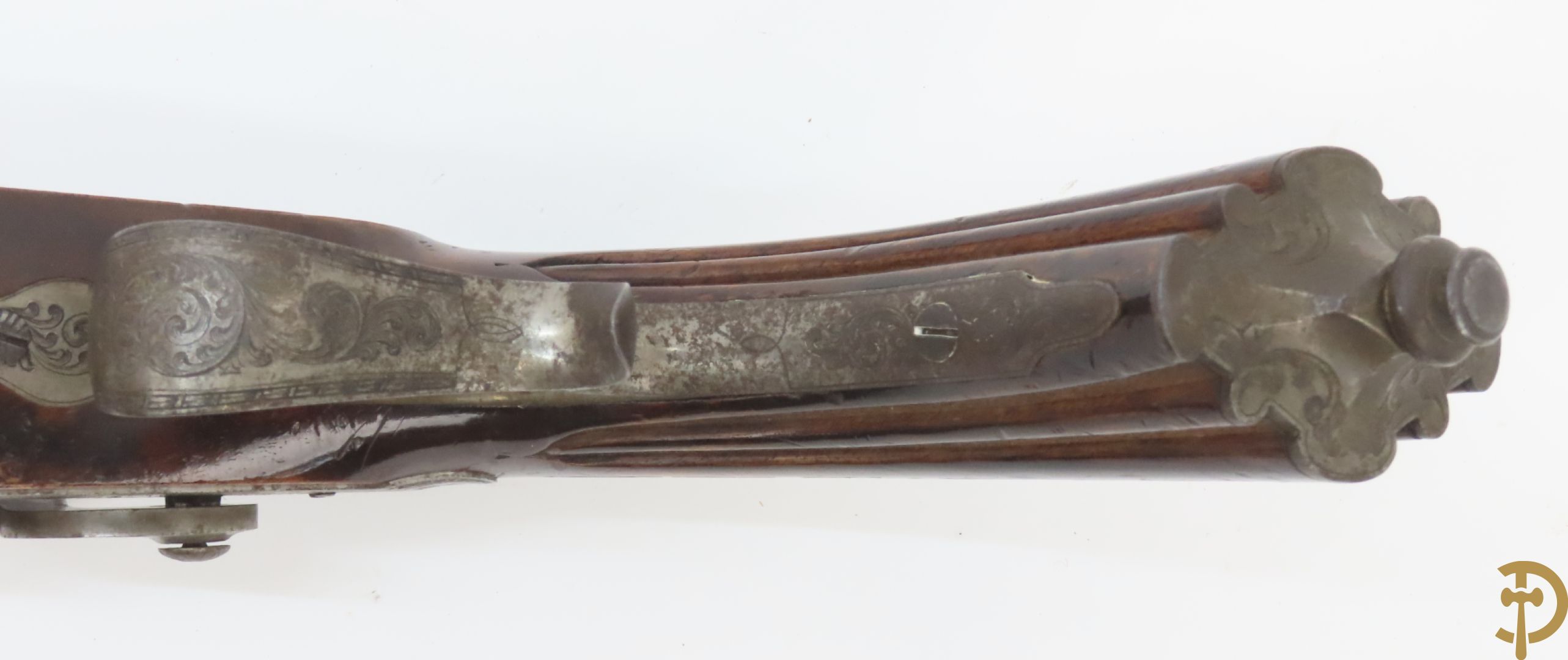 Antieke duelleerkoffer met paar percussie duelleerpistolen met notelaren handvat - (Antiek sierwapen daterend voor 1893 - kopers gebonden aan de Belgische wetgeving)