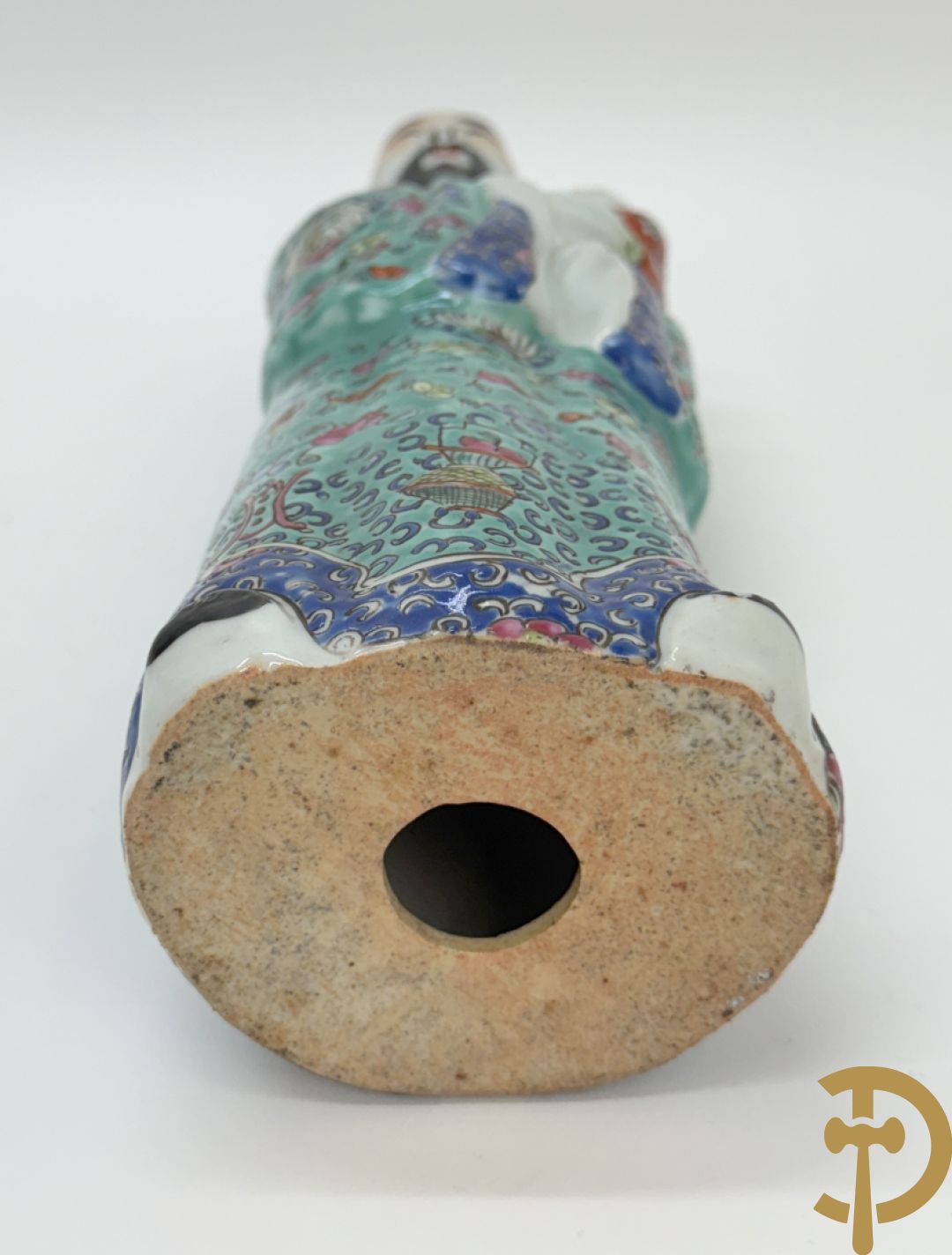 Chinese porseleinen wijsgeer met kind op de arm