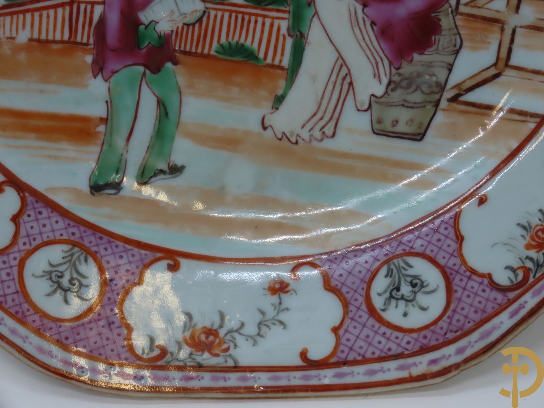 Acht Chinese porseleinen borden w.o. blauw/wit met bloemendecor, 2 blauw/witte borden, 2 Imari borden (1 met ster), 2 porseleinen borden met decor van bloemen in landschap en octagonaal bord