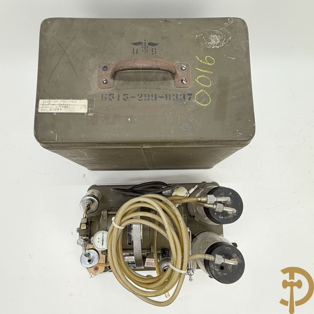 Amerikaans militair toestel, gemerkt C.M. Sorensen,  Co. model 68 - serienummer 25084 - US-DSA2 5903 - in koffer