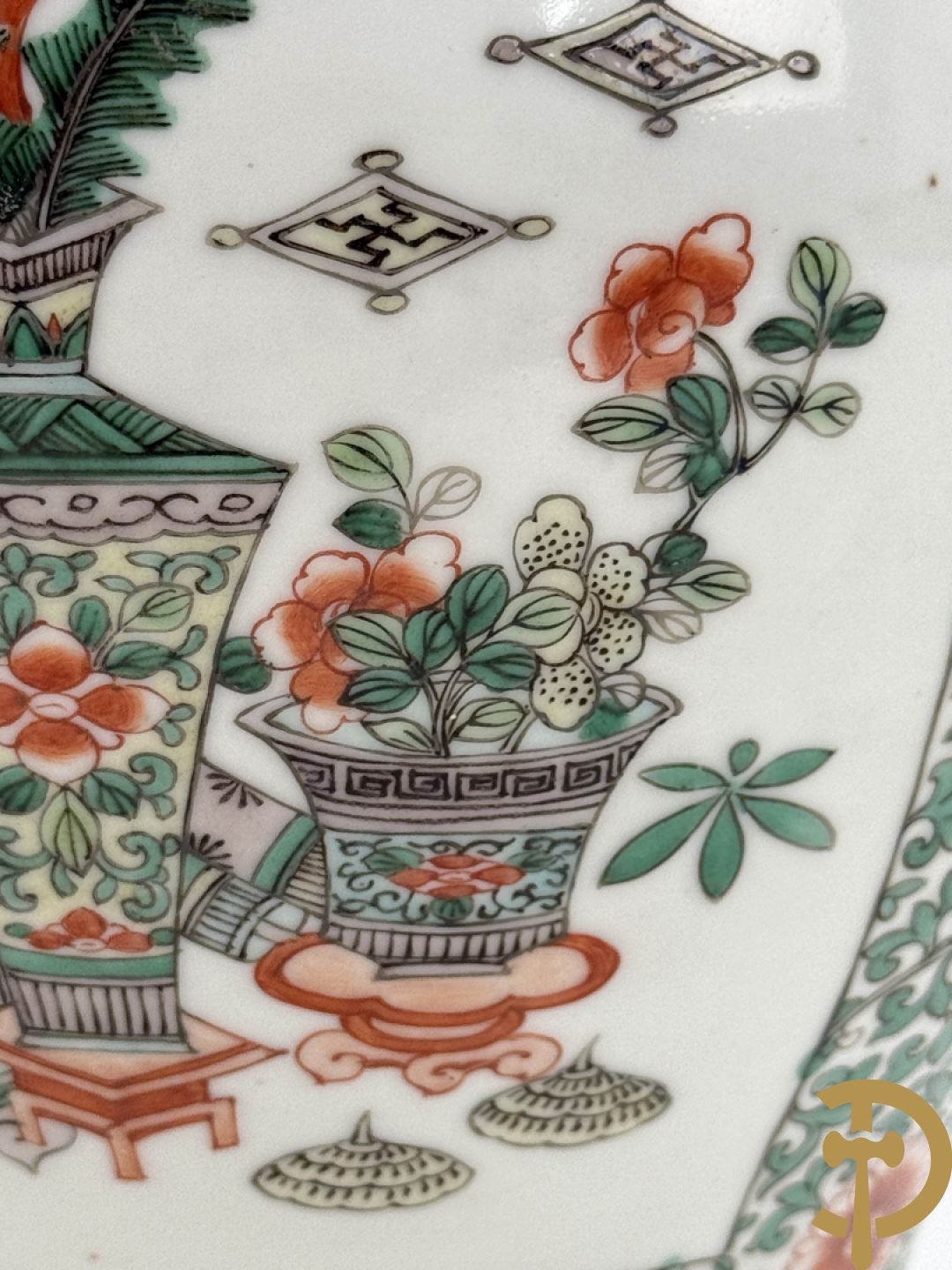 Chinese porseleinen dekselpotiche met bloemendecor