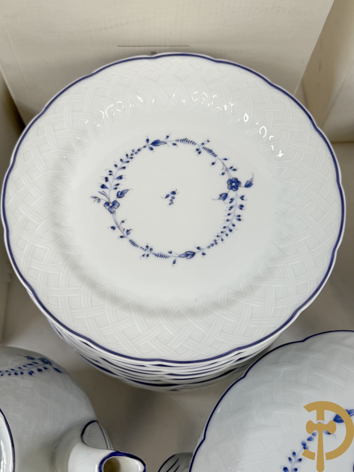 Uitgebreid porseleinen eet- en koffieservies Limoges, Bernardaud, type Hortence