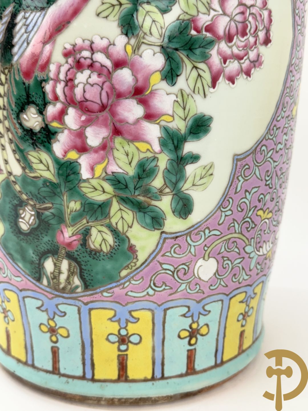 Chinese porseleinen vaas met vogel- en bloemendecor