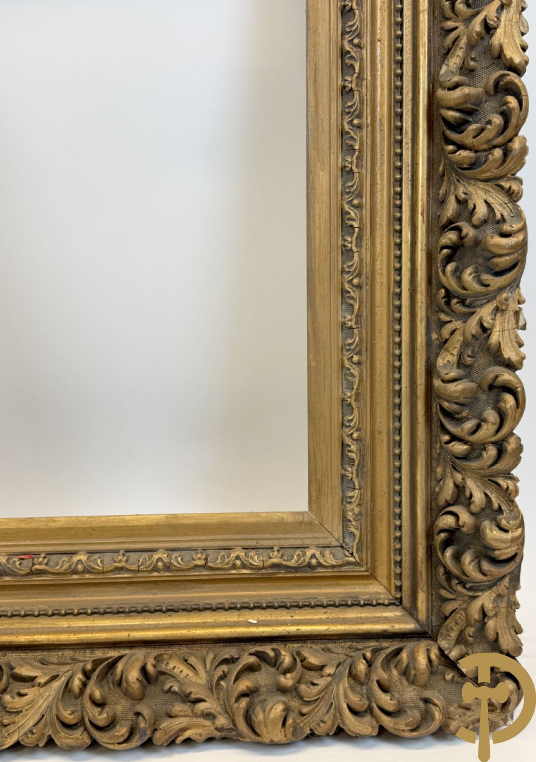 Oude vergulde lijsten Louis XVI stijl, deels met moulures