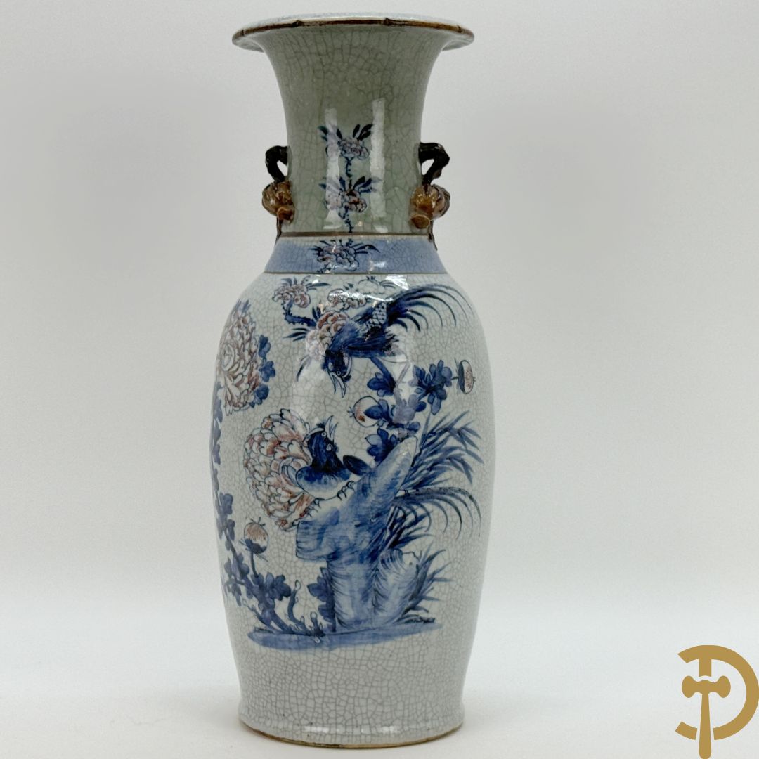 Chinese porseleinen blauw/witte Nankin vaas met bloemen- en vogeldecor en bezet met vruchten