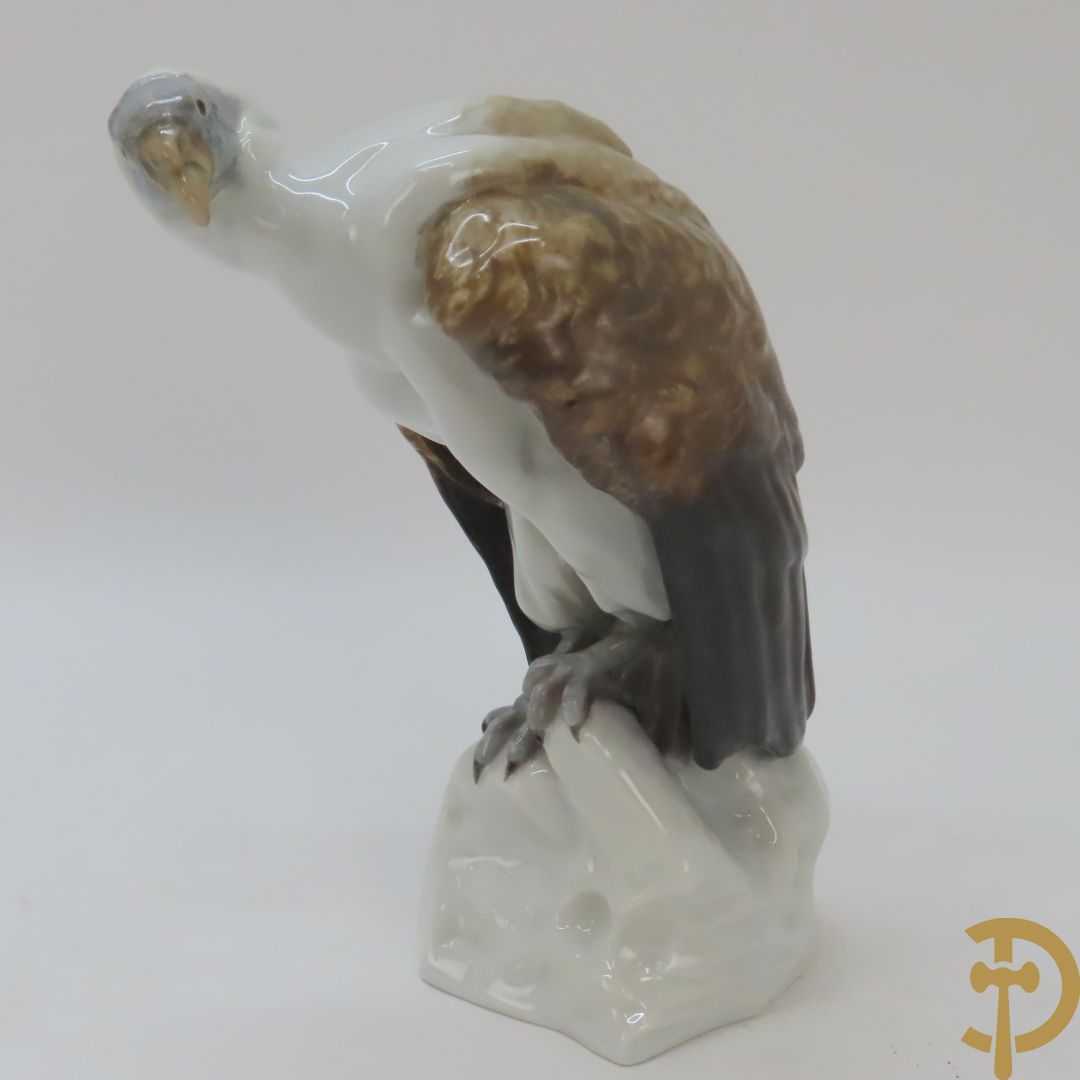 Porseleinen vogel Condor, onderaan gemerkt K/C nummer 2332