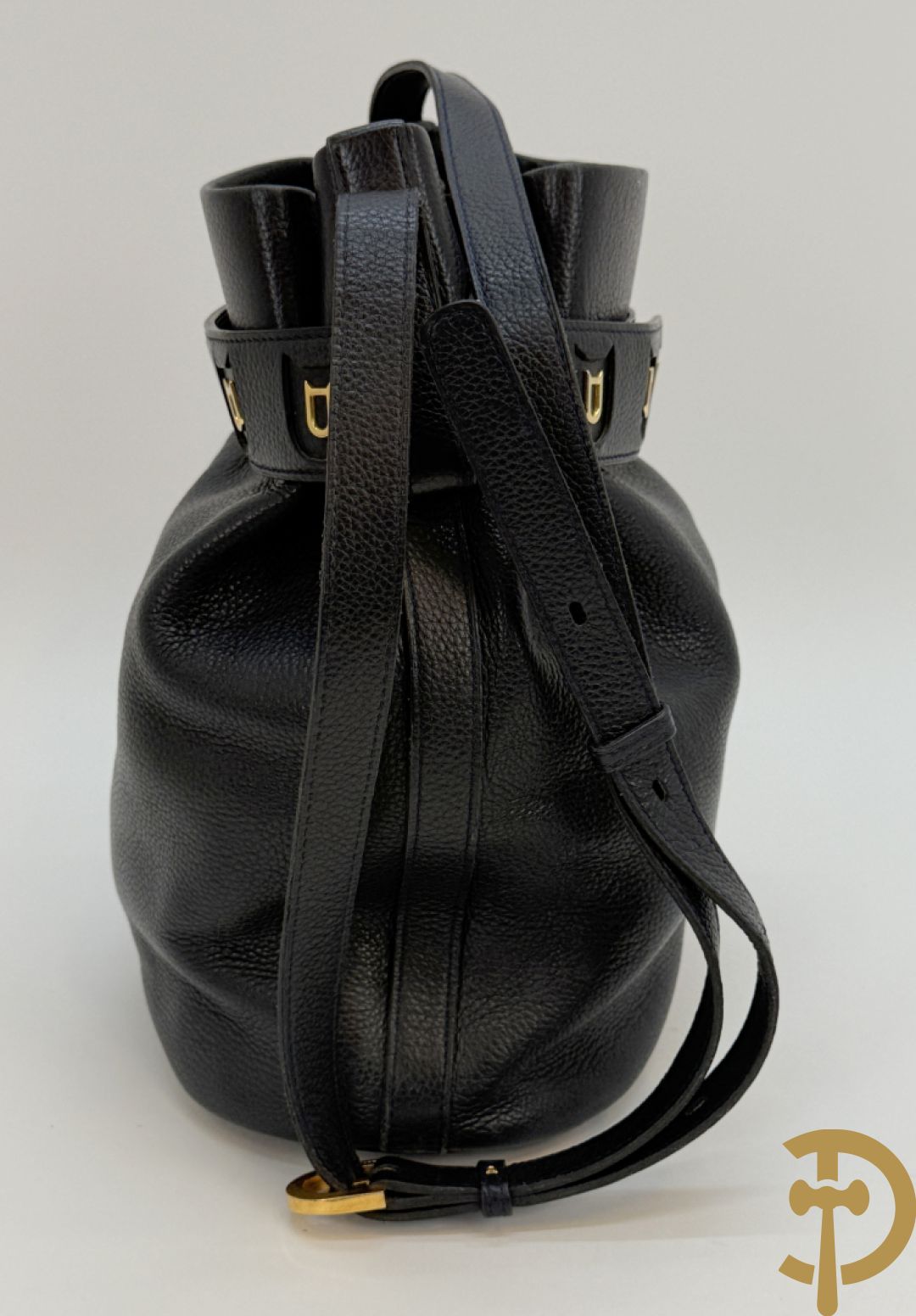 Blauw gekorreld lederen schoudertas model Le Calicot en openklapbare geldbeugel, Delvaux,