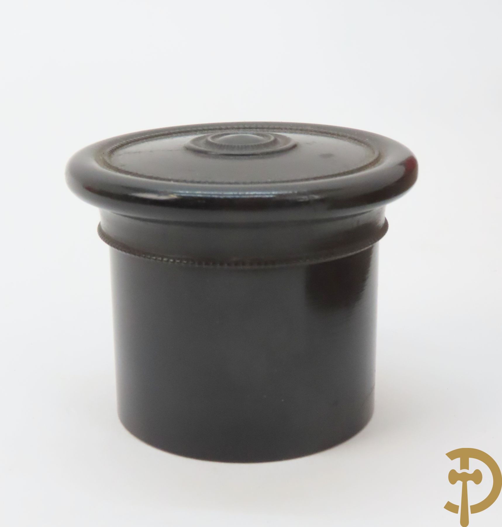 Antieke duelleerkoffer met paar percussie duelleerpistolen met notelaren handvat - (Antiek sierwapen daterend voor 1893 - kopers gebonden aan de Belgische wetgeving)