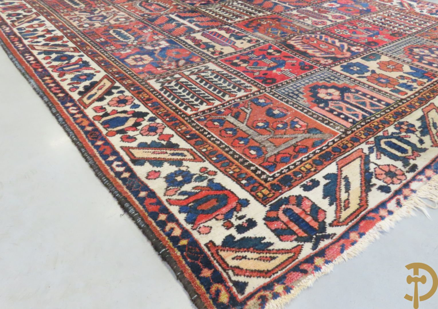 Oosters handgeknoopt tapijt met patronen + Oosterse handgeknoopte loper + kamelenmat