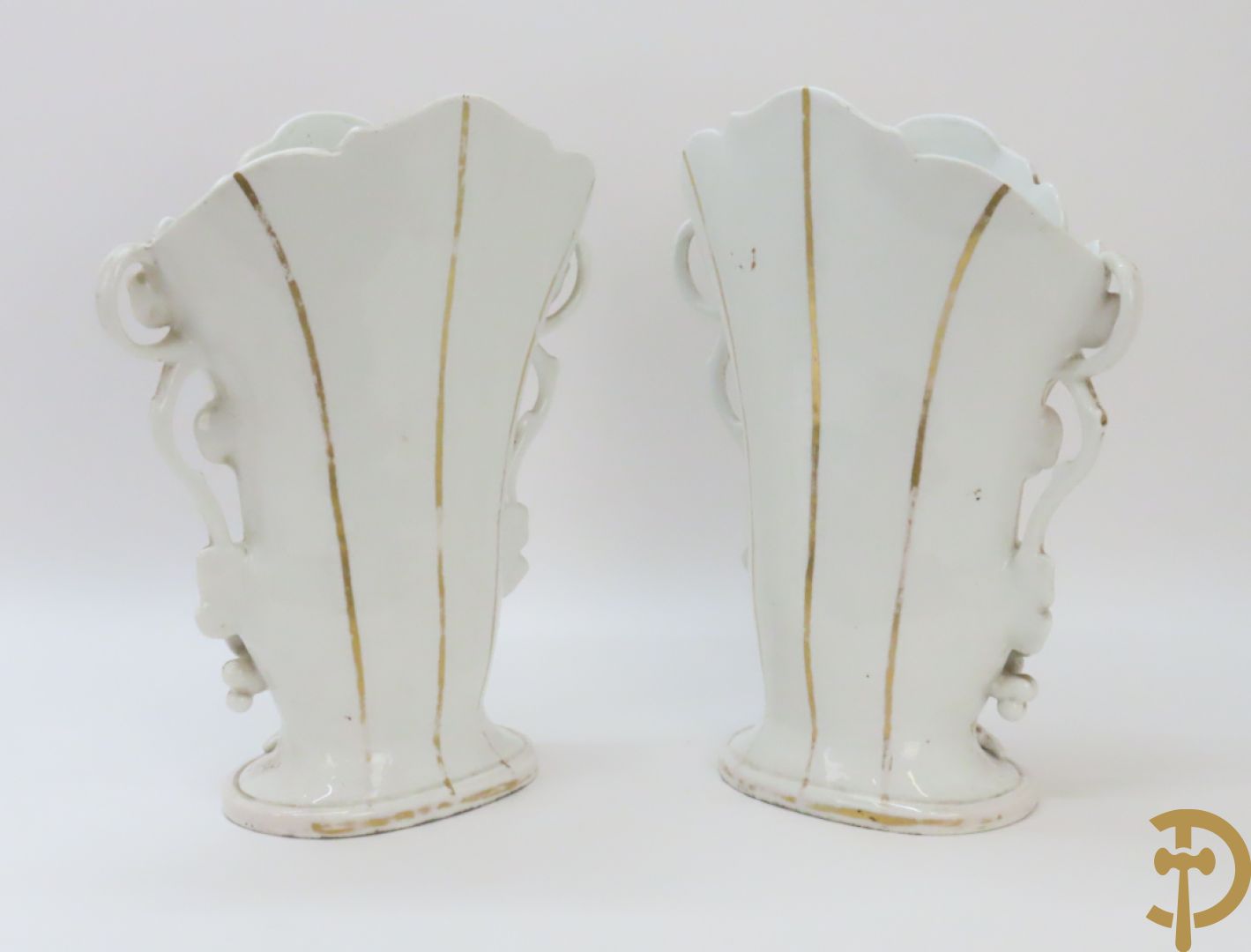 Paar porseleinen Vieux Paris vazen met decor van lieftallige dames