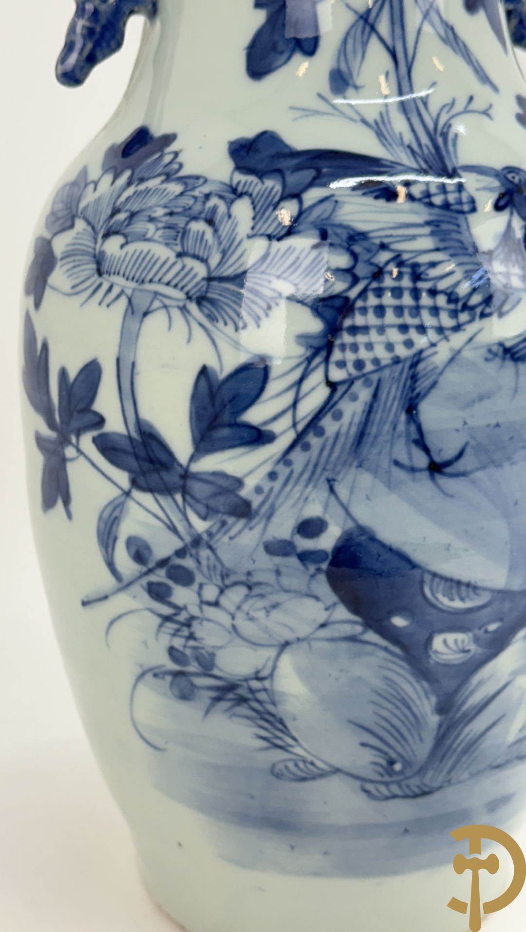 Chinese blauw/witte porseleinen vaas met bloemen en vogeldecor