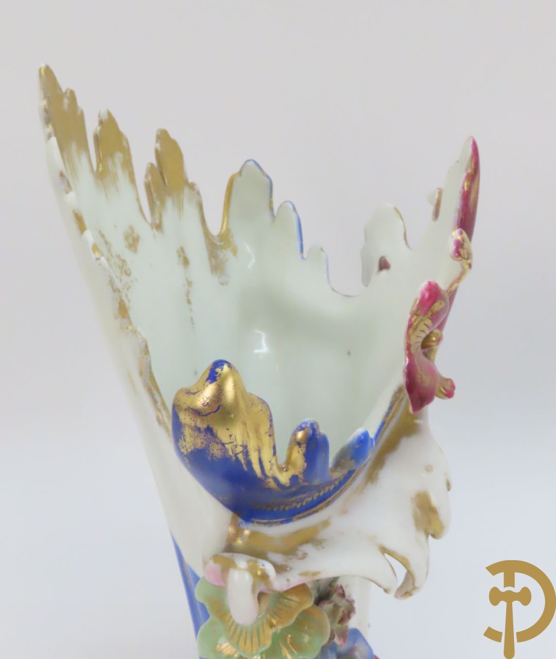 Paar Vieux Paris cornetvazen met rocailles, 19e