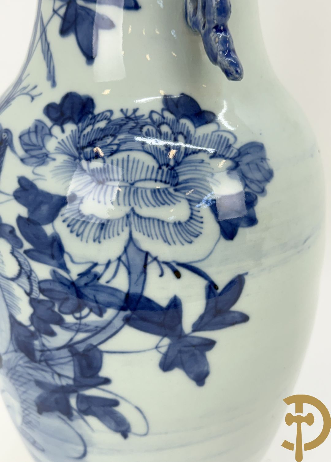 Chinese blauw/witte porseleinen vaas met bloemen en vogeldecor