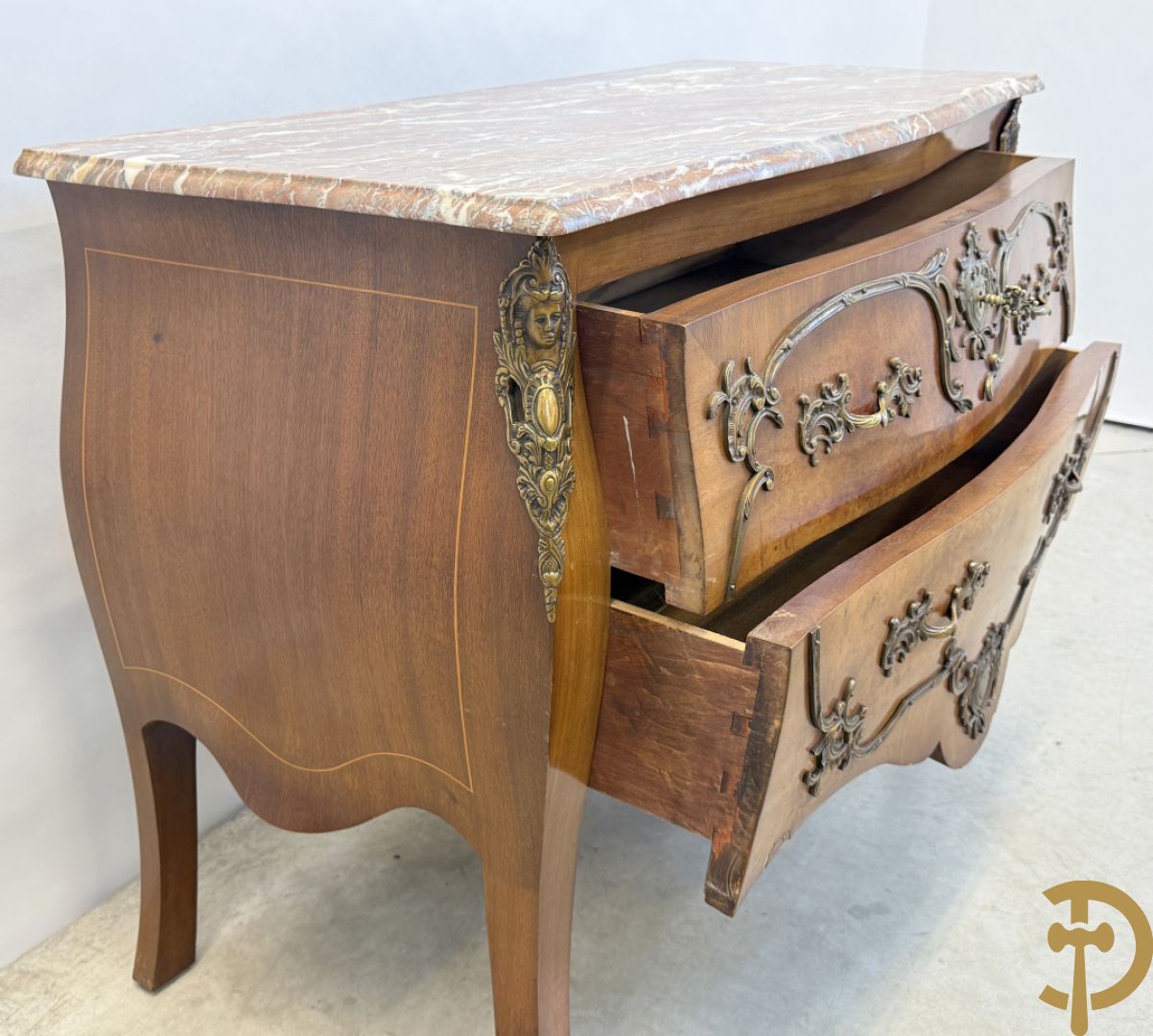 Notelaren Louis XV tweeladencommode met bronsbeslag en marmeren blad