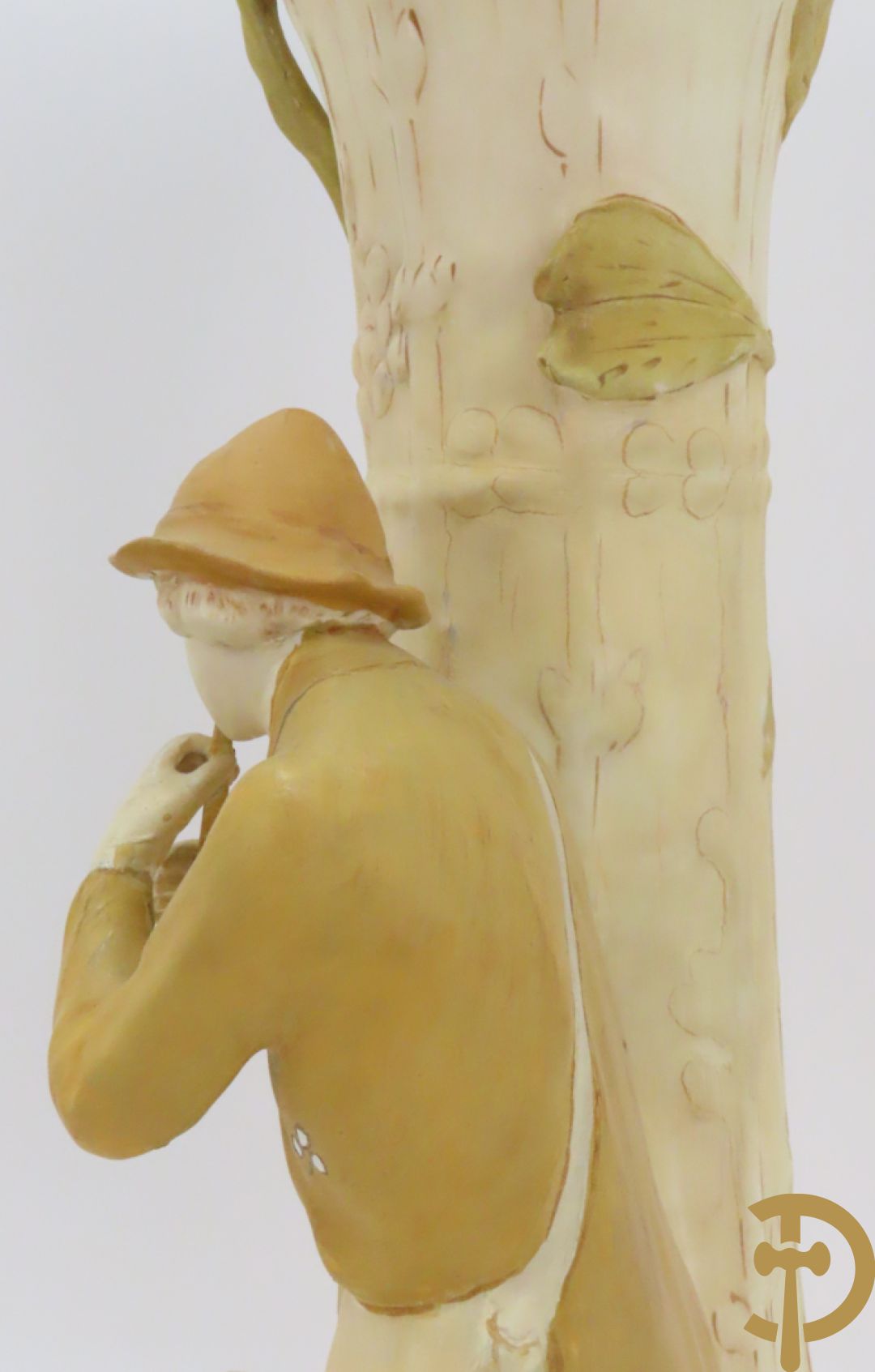 Paar Royal Dux vazen met herderpaar, gemerkt onderaan