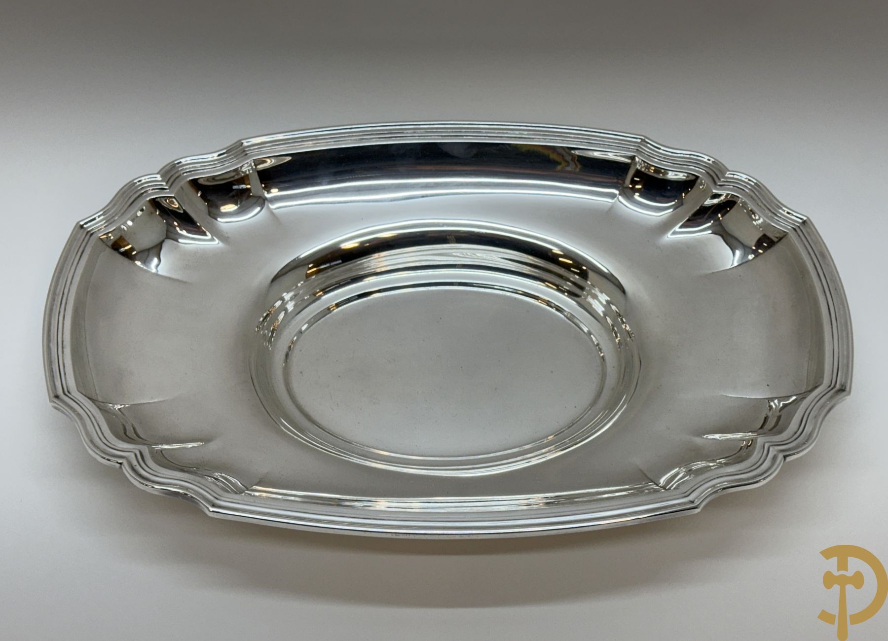 Massief zilveren schotel, Wolfers 835 gemerkt