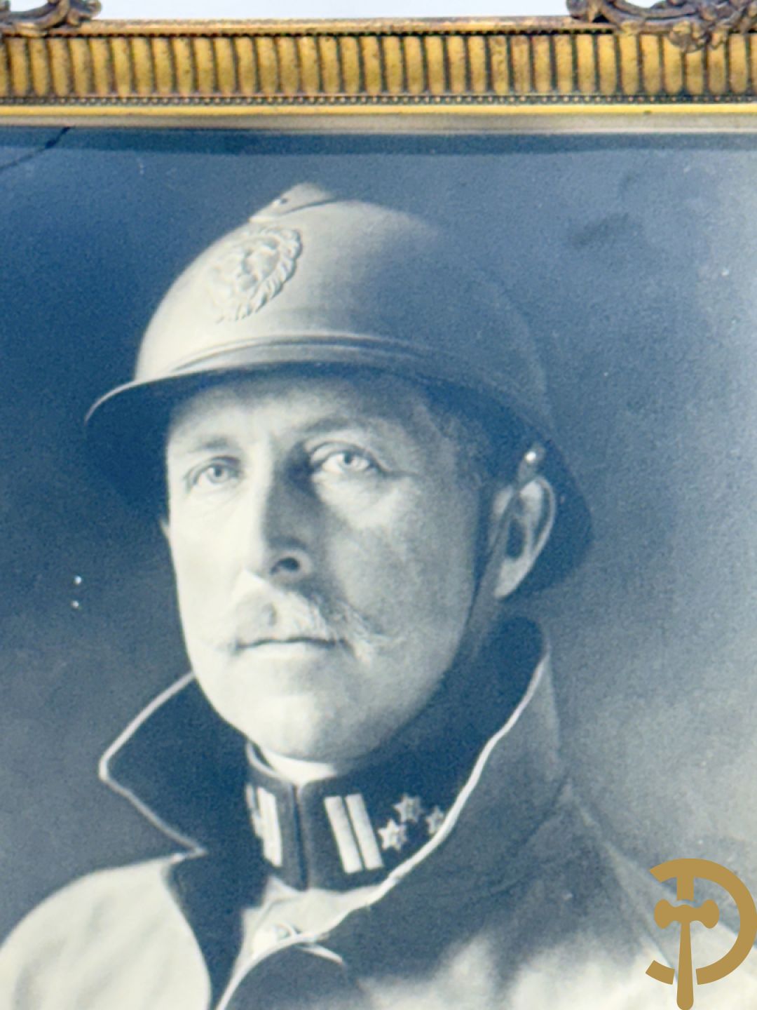 Portret van Albert I + eigenhandig getekend adreskaartje 