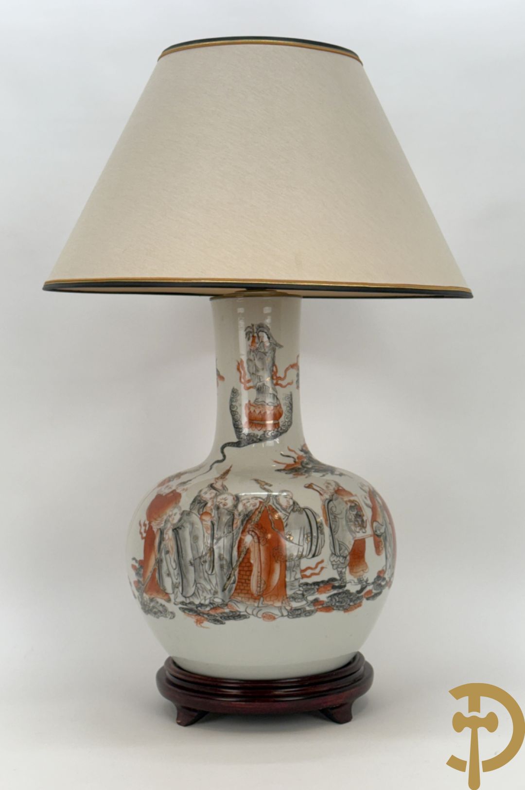 Chinese porseleinen vaas met handbeschilderde geanimeerde taferelen - als lampadaire omgebouwd