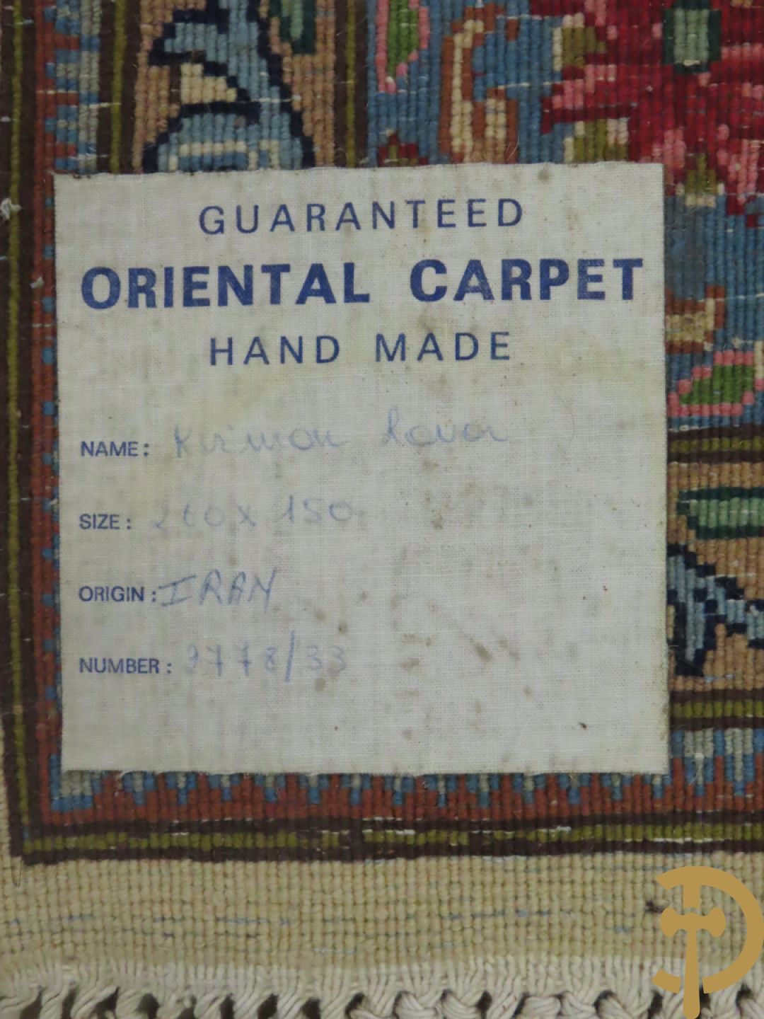 Iranees handgeknoopt tapijt Kirman Lavar met centraal medaillon omgeven door florale motieven