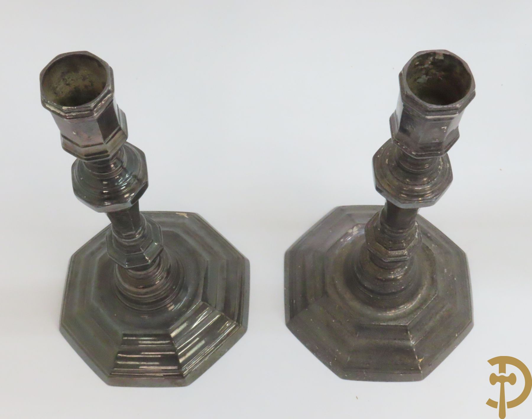 Zes paar verzilverde kandelaars