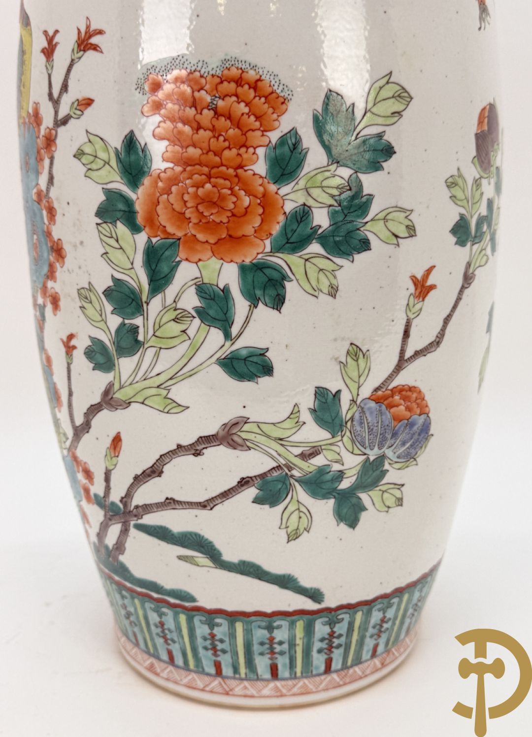 Chinese porseleinen vaas met bloemen en vogelmotieven